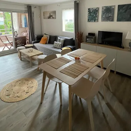 Bright 2 Bedrooms, Pool, Garage Apartamento