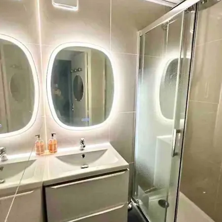 Apartamento Bright 2 Bedrooms, Pool, Garage *